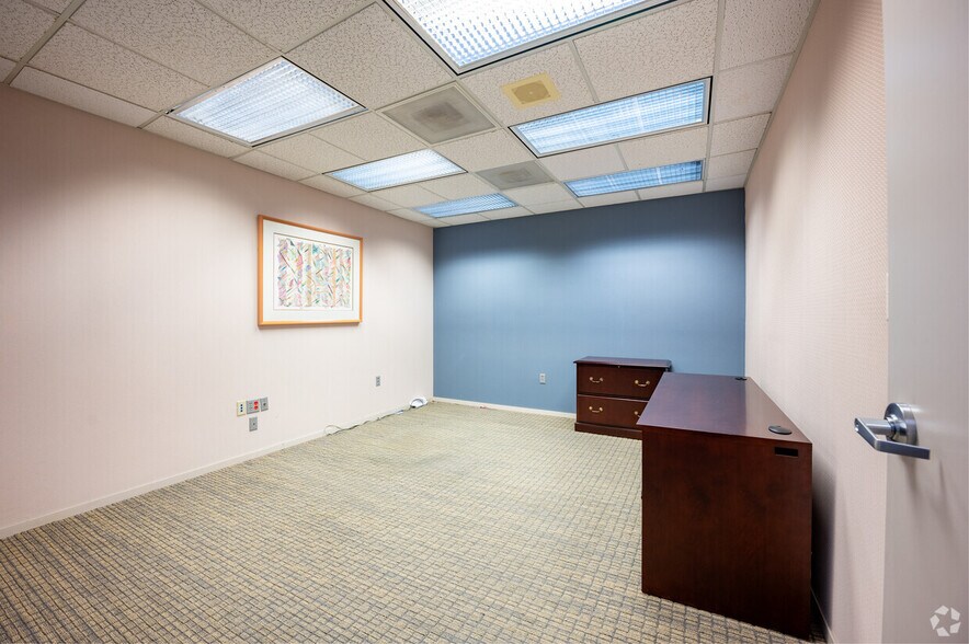 More Photos Of 15302 Amberly Dr, Tampa Bank For Lease