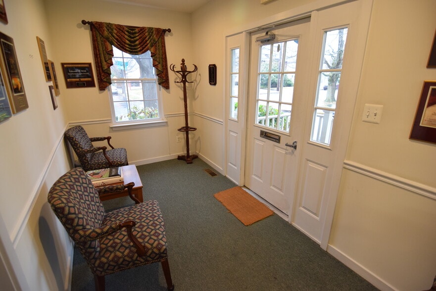 More Photos Of 174 W State St, Doylestown Freestanding For Sale