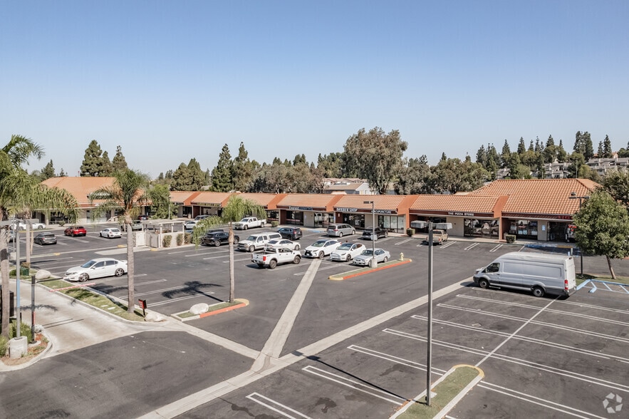More Photos Of 2001-2099 E Orangethorpe Ave, Placentia Unknown For Lease