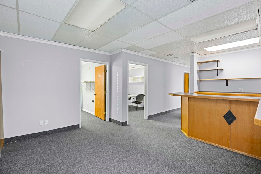 More Photos Of 30521 Schoenherr Rd, Warren Medical For Lease