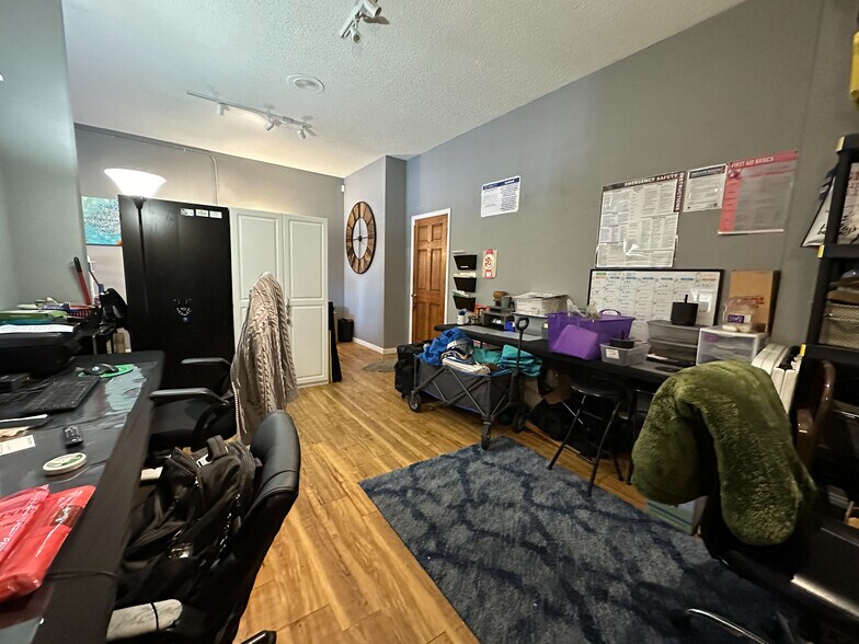 More Photos Of 1528 N Lincoln Ave, Loveland Office For Lease