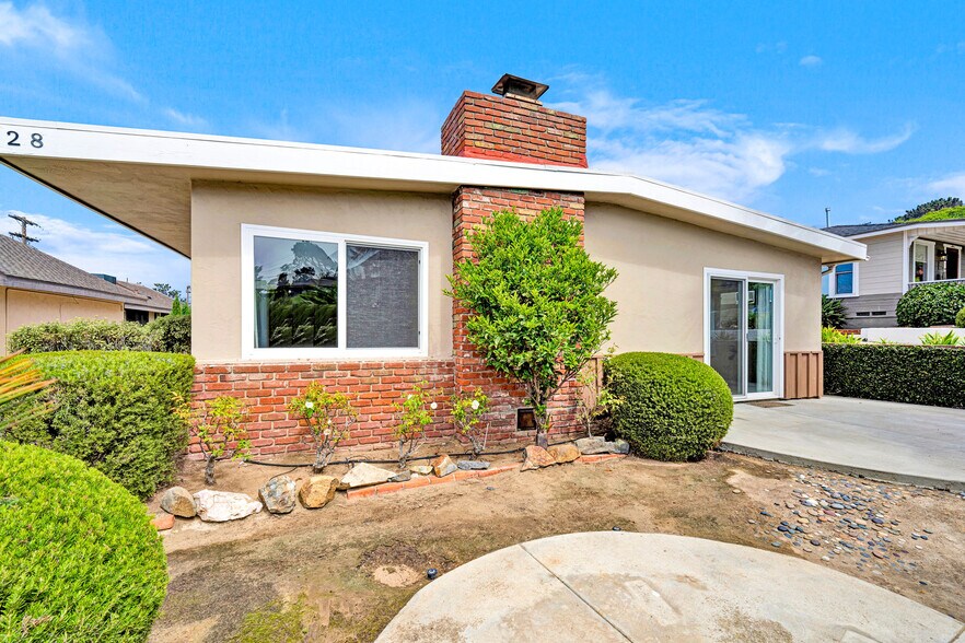 More Photos Of 330 9th St, Del Mar Apartments For Sale