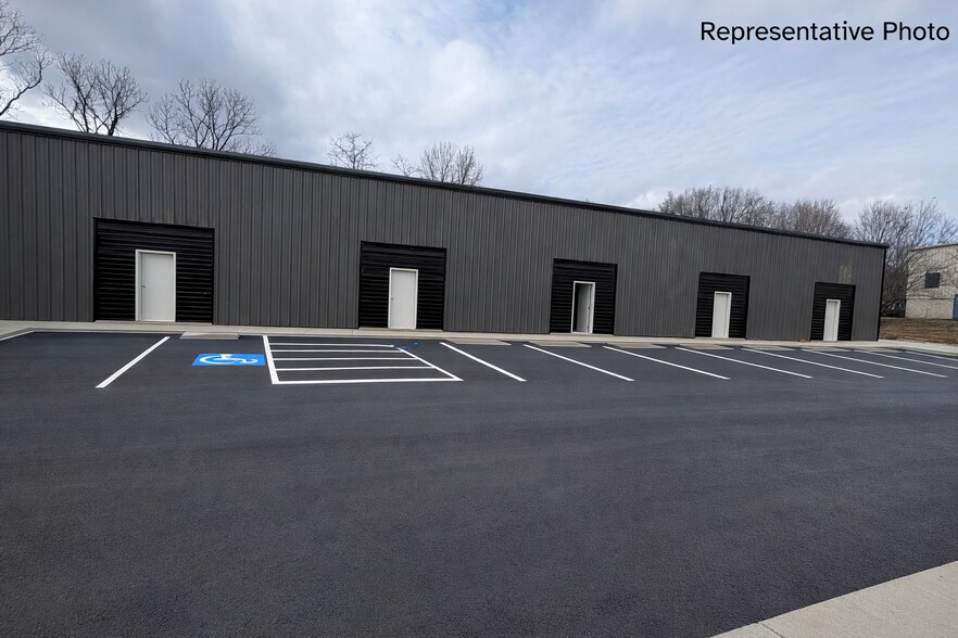 More Photos Of 176 Commerce Center Cir, Jackson Flex For Lease
