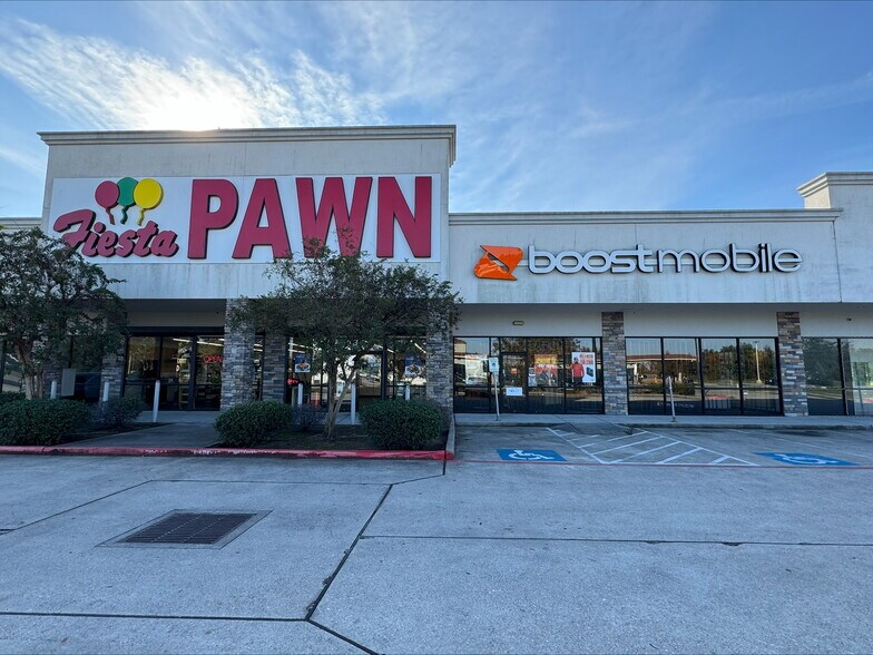 More Photos Of 5123 Garth Rd, Baytown Storefront For Lease