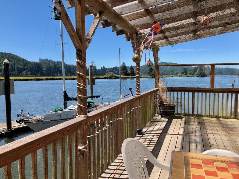 More Photos Of 6750 Or-126 Hwy, Florence Marina For Sale