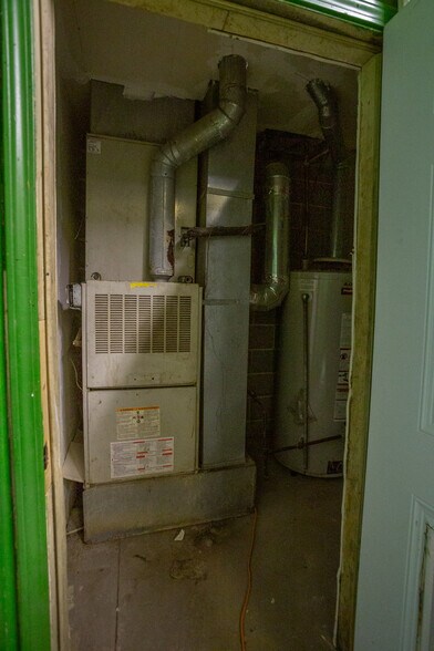 More Photos Of 5401-5403 W Madison St, Chicago Storefront Retail Residential For Sale