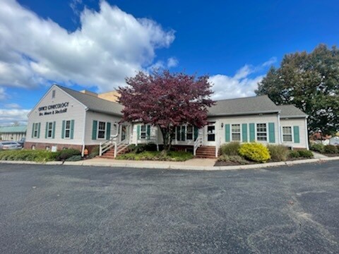 Primary Photo Of 5100 Bernard Dr, Roanoke Medical For Sale