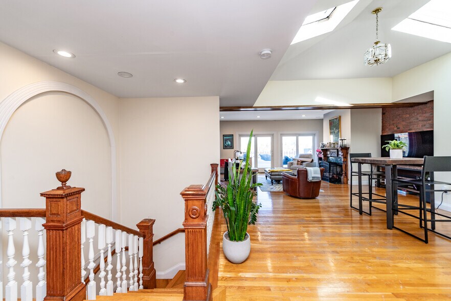 More Photos Of 470 Commonwealth Ave, Boston Apartments For Sale