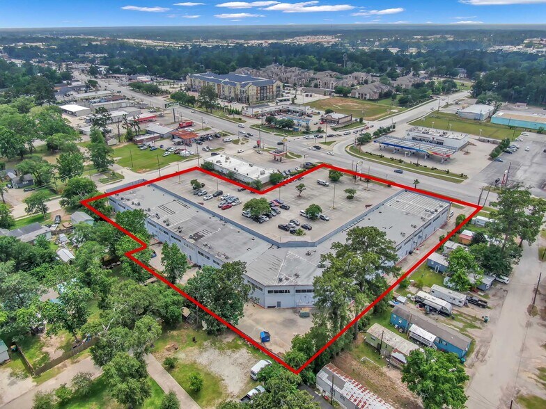 More Photos Of 1712 N Frazier St, Conroe General Retail For Sale