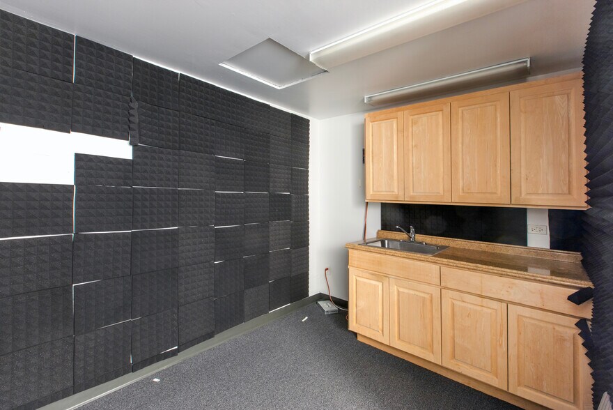 More Photos Of 30 Hotaling Pl, San Francisco Office For Lease