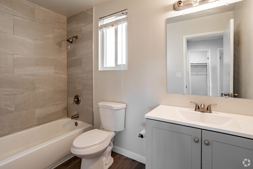 More Photos Of 13716 Penn St, Whittier Apartments For Sale