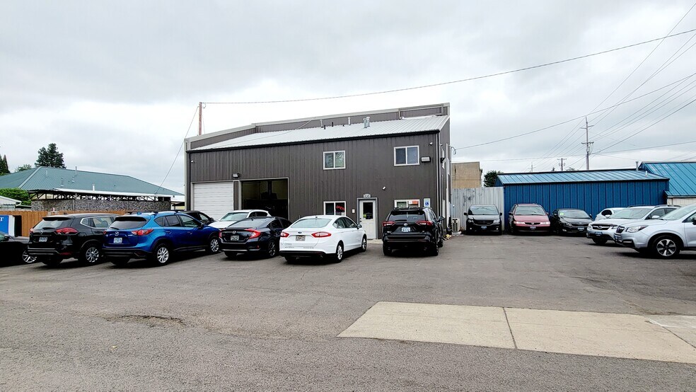 More Photos Of 4045 State St, Salem Auto Dealership For Sale