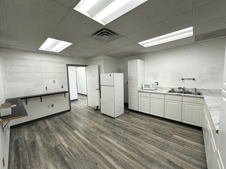 More Photos Of 2526 Monroeville Blvd, Monroeville Medical For Lease