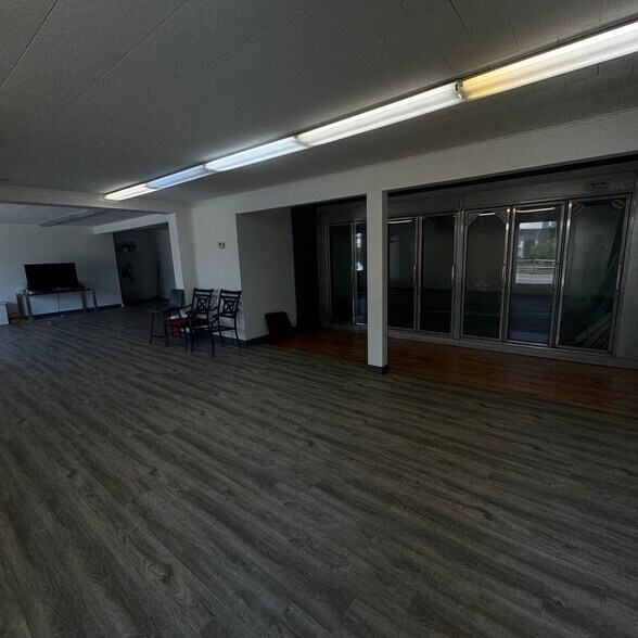 More Photos Of 737 3rd Ave, Alpha Freestanding For Lease