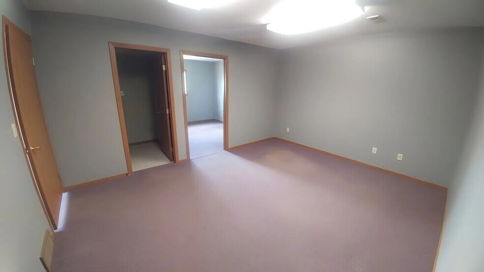 More Photos Of 27082 S Mueller Ave, Sioux Falls Flex For Lease