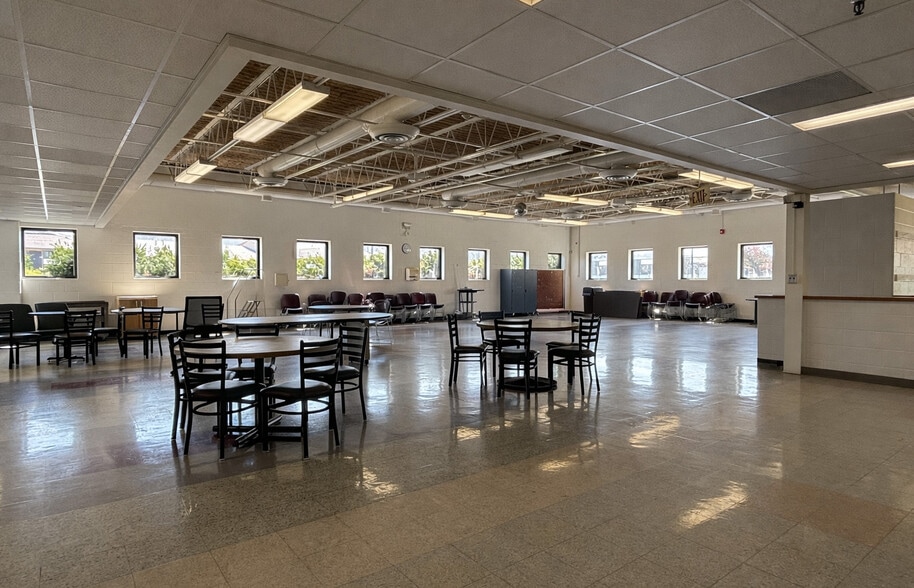 More Photos Of 1490 E 191st St, Euclid Light Manufacturing For Lease