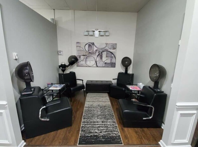 More Photos Of 417-423 Hamilton St, Geneva General Retail For Lease