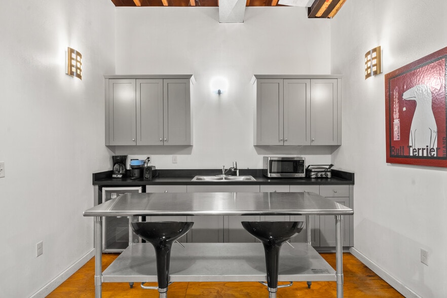 More Photos Of 410 Main St, Racine Office Residential For Sale