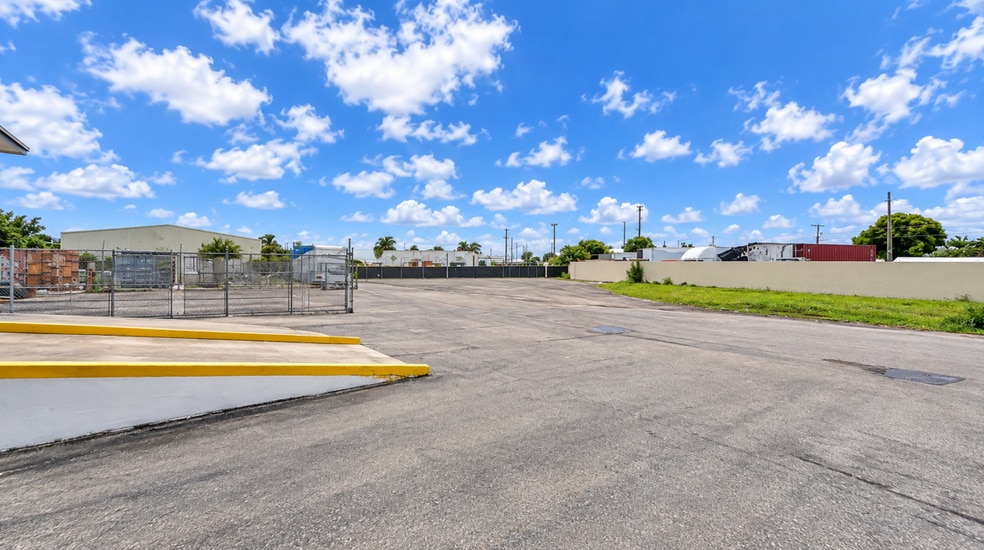 More Photos Of 229 S Railroad Ave, Homestead Warehouse For Sale