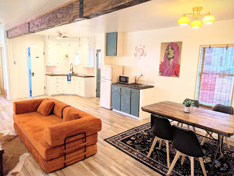 More Photos Of 520 N State St, Hagerman Specialty For Sale