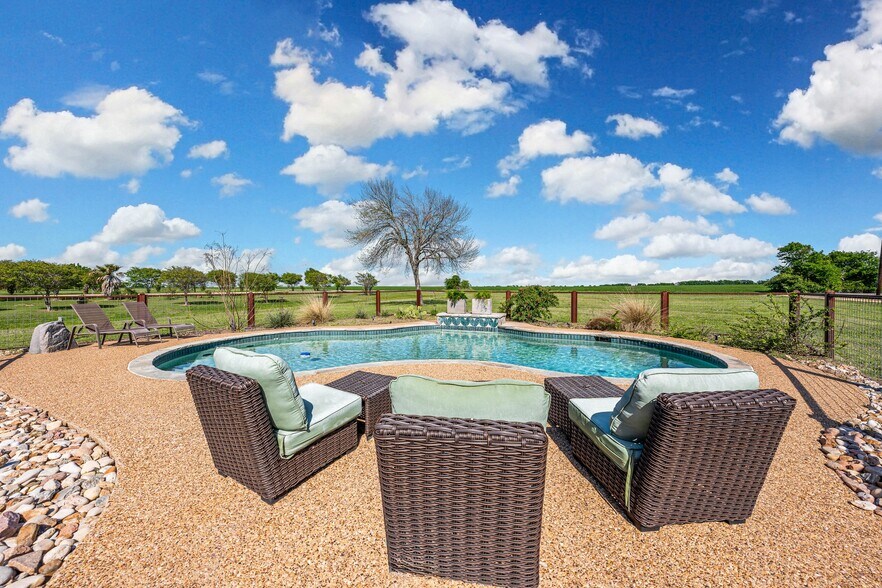 More Photos Of 4158 Creek Rd, Temple Specialty For Sale