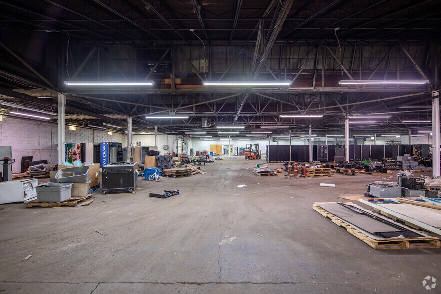 More Photos Of 5206 S 38th St, Saint Louis Warehouse For Lease