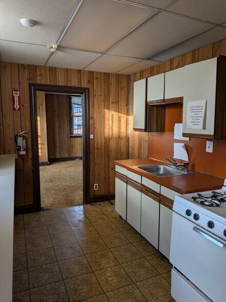 More Photos Of 7620-24 Ogontz ave, Philadelphia Office For Sale