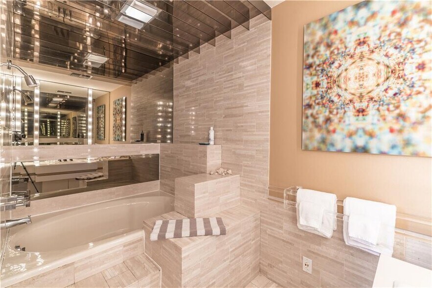 More Photos Of 410 E 6th St, Austin Storefront Retail Residential For Lease