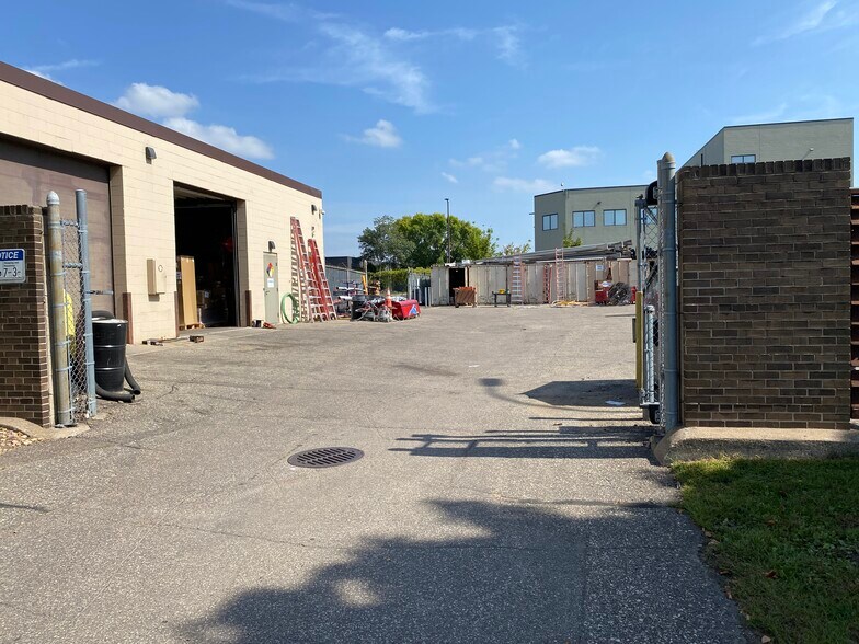 More Photos Of 278 State St, Saint Paul Warehouse For Sale