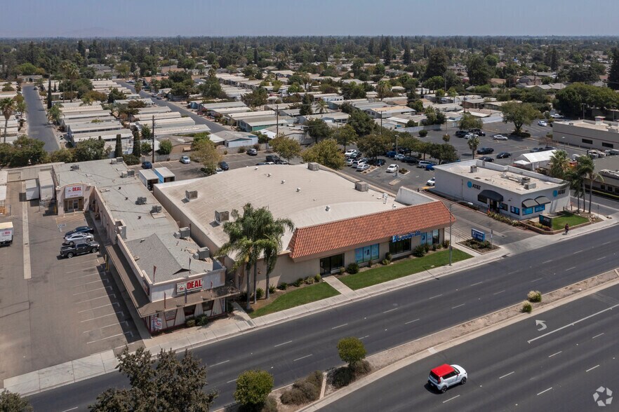 More Photos Of 2240 S Mooney Blvd, Visalia Freestanding For Lease