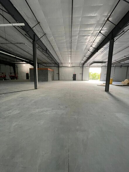 More Photos Of 331 Aviation Way, Frederick Light Manufacturing For Lease