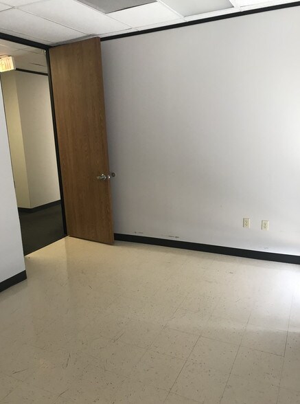 More Photos Of 1115 Gemini St, Houston Office For Lease