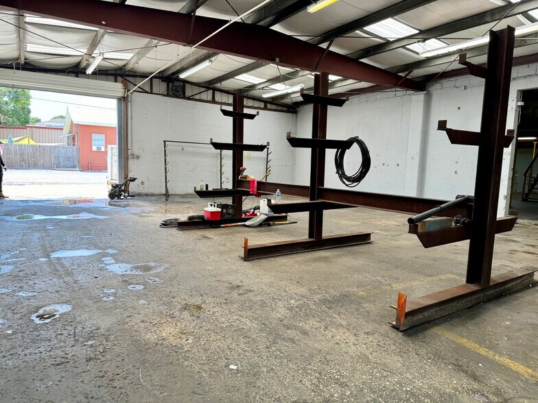 More Photos Of 2403 E 4th Ave, Tampa Warehouse For Lease