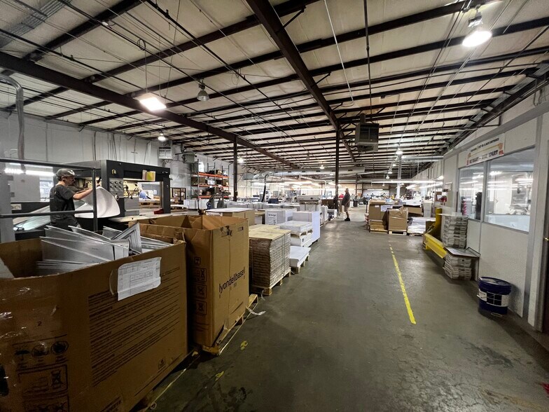 More Photos Of 201 Whitsett Rd, Nashville Warehouse For Lease