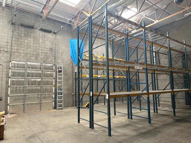 More Photos Of 1929 W Lone Cactus Dr, Phoenix Light Distribution For Sale