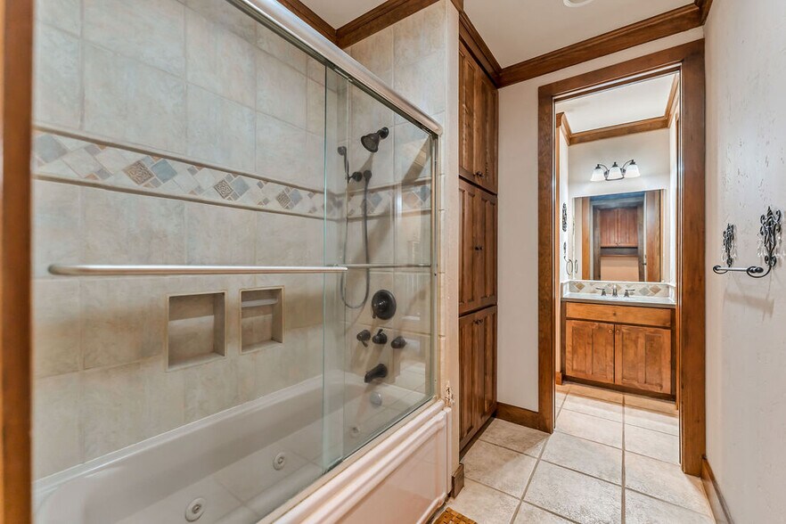 More Photos Of 43 Pool Rd, Richards Specialty For Sale