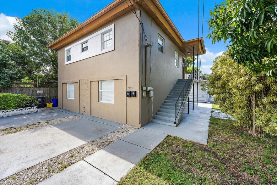 Primary Photo Of 940 Charles St, West Palm Beach Multifamily For Sale