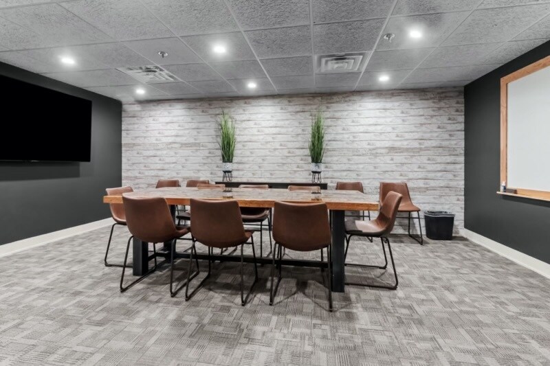 More Photos Of 555 S Perryville Rd, Rockford Office For Lease