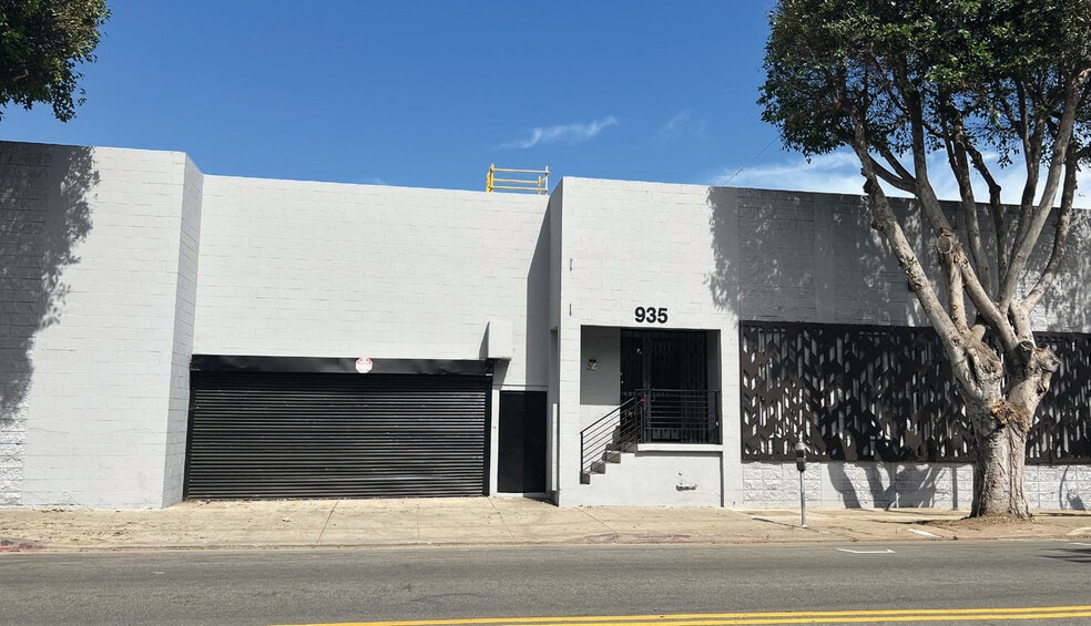 More Photos Of 935 E 12th St, Los Angeles Warehouse For Sale