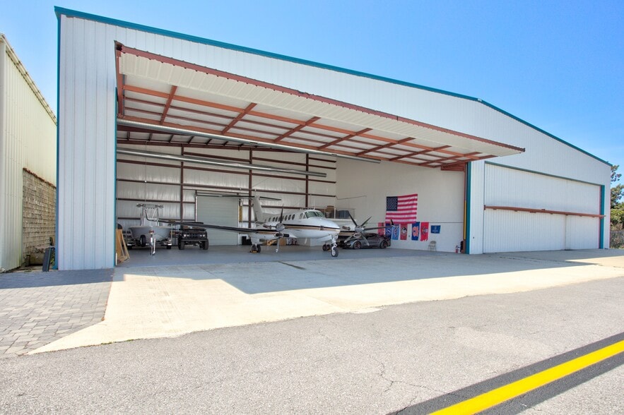 Primary Photo Of 1001 Airport Rd, Destin Airplane Hangar For Sale