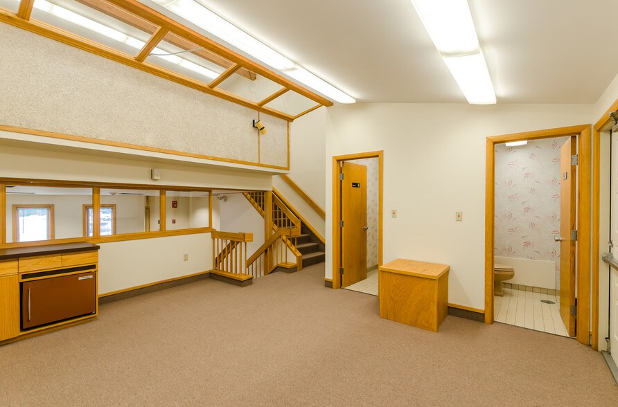 More Photos Of 40-60 Beechwood Dr, North Andover Loft Creative Space For Lease