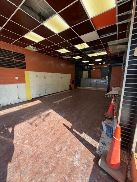 More Photos Of 33-19 30th Ave, Long Island City General Retail For Sale