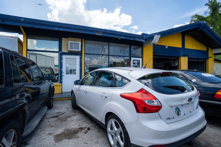 More Photos Of 5507 E Colonial Dr, Orlando Auto Repair For Sale