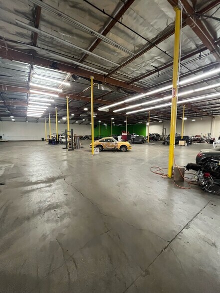 More Photos Of 9175 Eton Ave, Chatsworth Warehouse For Lease