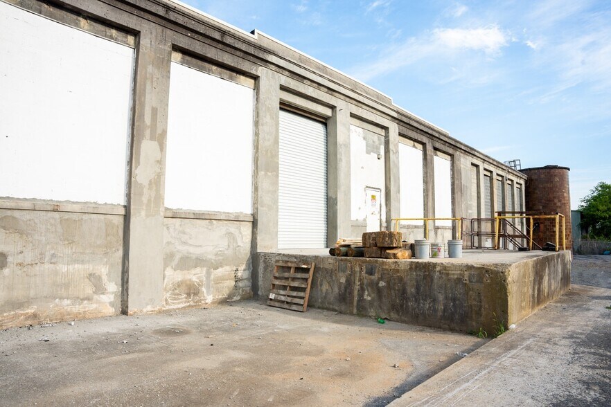More Photos Of 1507 9th Ave, Knoxville Manufacturing For Lease