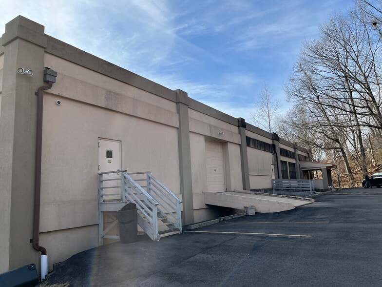 More Photos Of 231 Wilson Ave, Norwalk Industrial For Sale