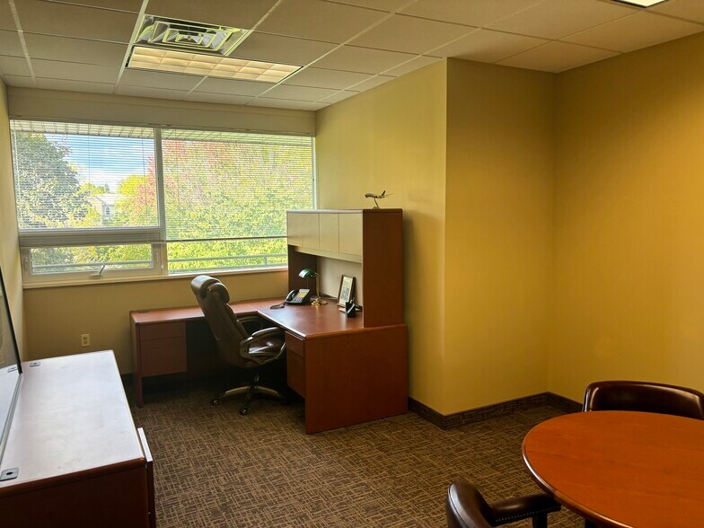 More Photos Of 220 Ridgedale Ave, Florham Park Office For Sale
