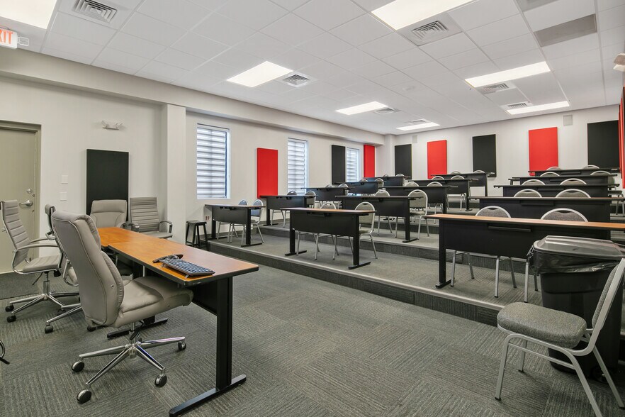 More Photos Of 1876 Bureau Dr, Fayetteville Medical For Sale