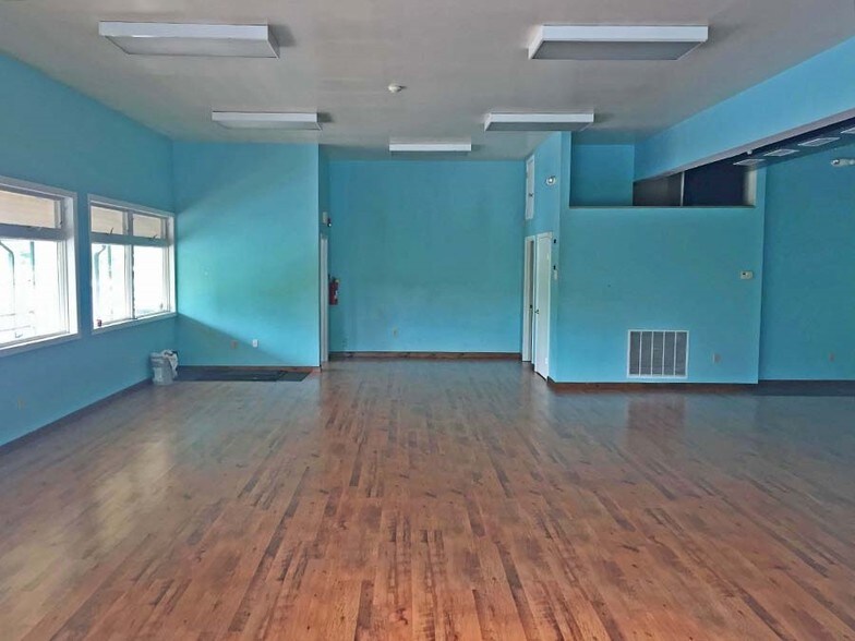 More Photos Of 37-45 Mill St, Berlin Freestanding For Lease