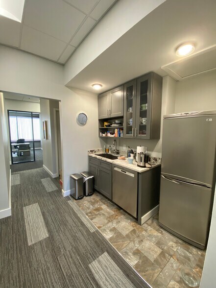 More Photos Of 24 Oglethorpe Professional Blvd, Savannah Medical For Lease